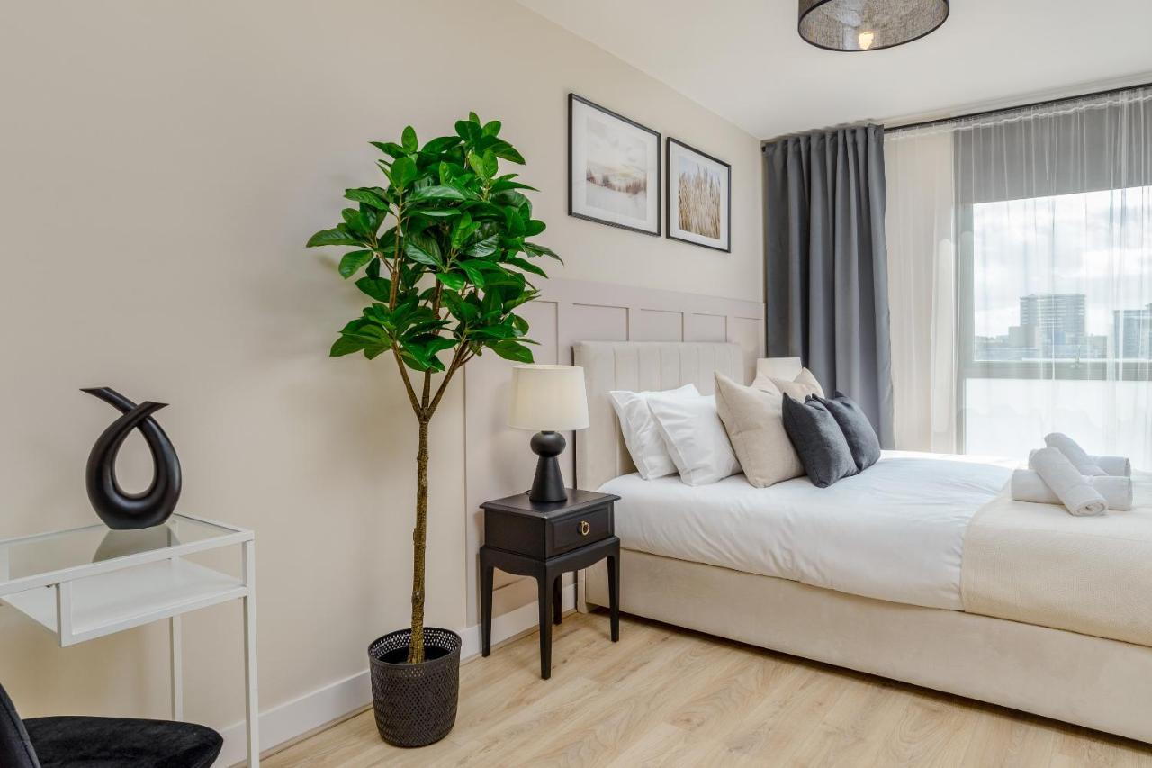 Premium Apartment - Allocated Parking - Great Location Plymouth Exterior photo